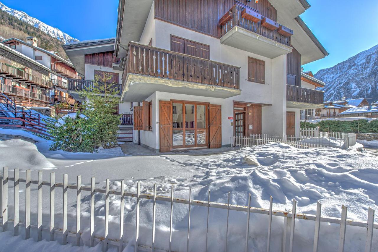 Casa Julie - Accogliente Rifugio Nella Quiete - Cour 0157 Apartamento Courmayeur Exterior foto