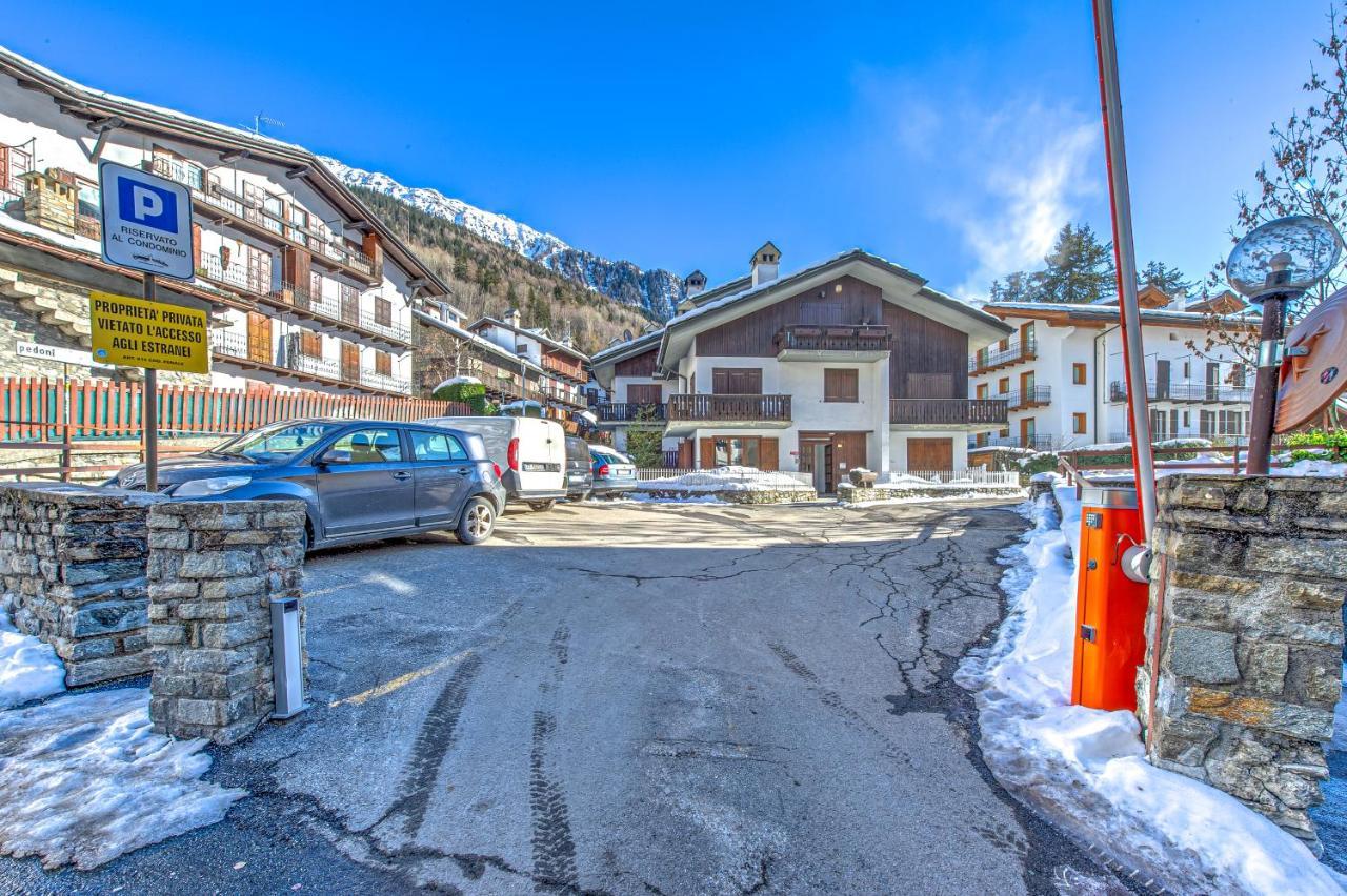 Casa Julie - Accogliente Rifugio Nella Quiete - Cour 0157 Apartamento Courmayeur Exterior foto